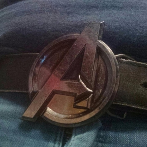 New Avengers belt buckle - Picture 1 of 3